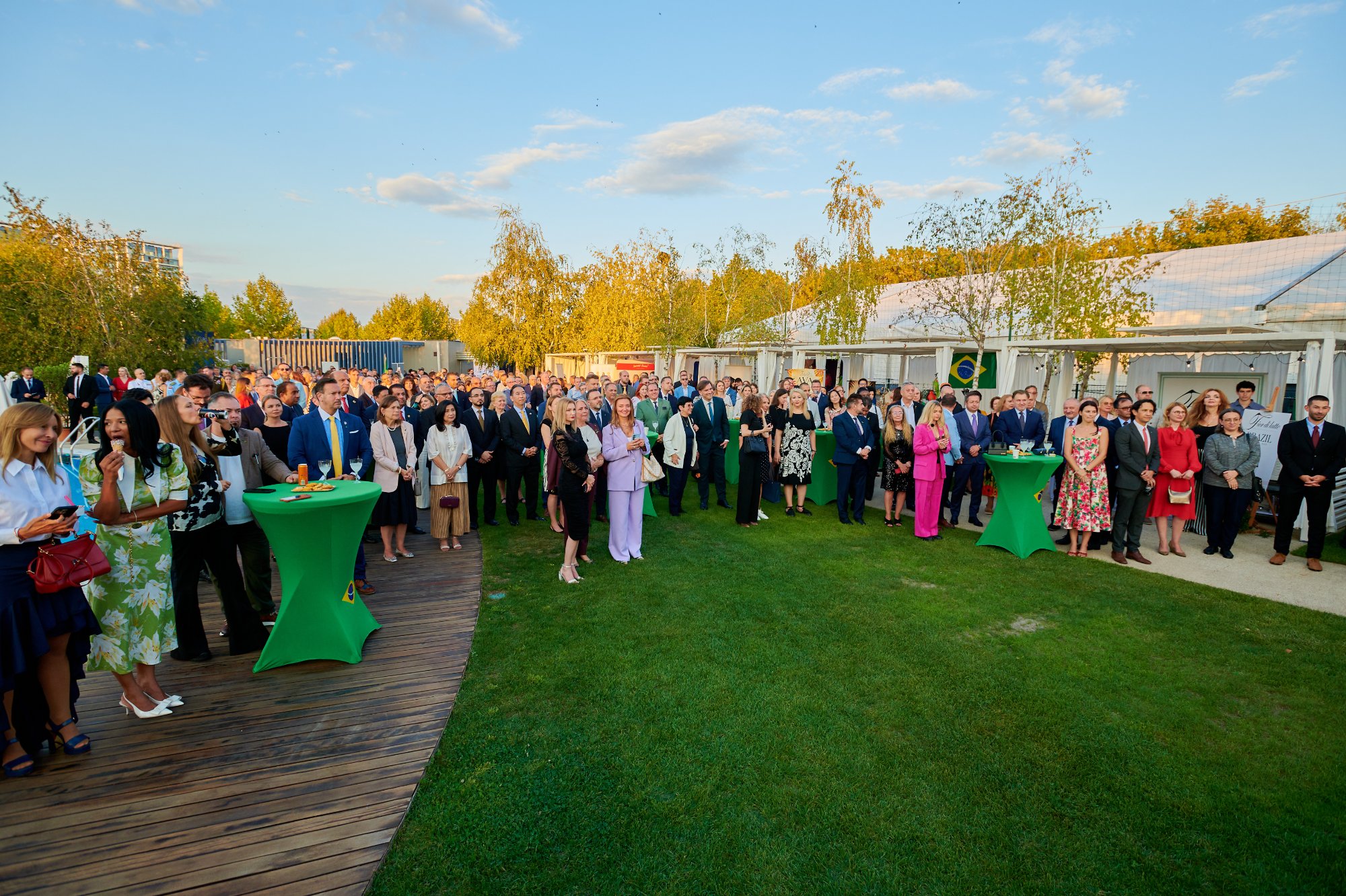 Diplomatic corps and business community